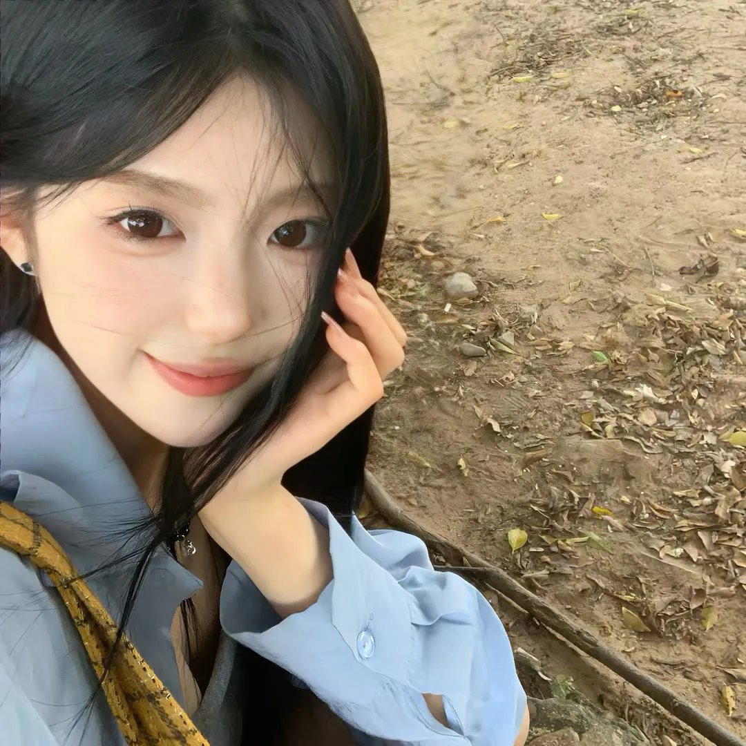 方绣英 封面